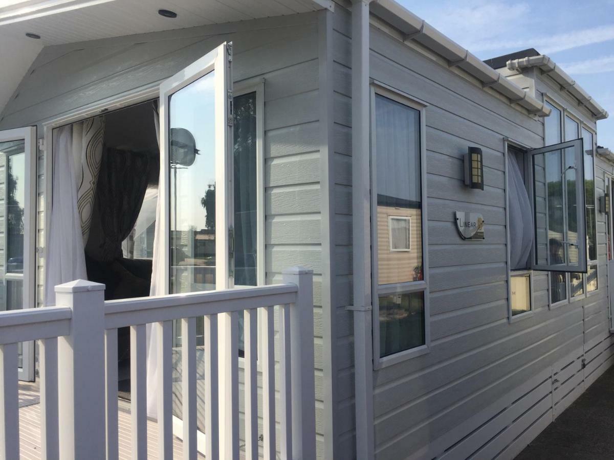 Highfield Grange Clacton-on-Sea Bagian luar foto